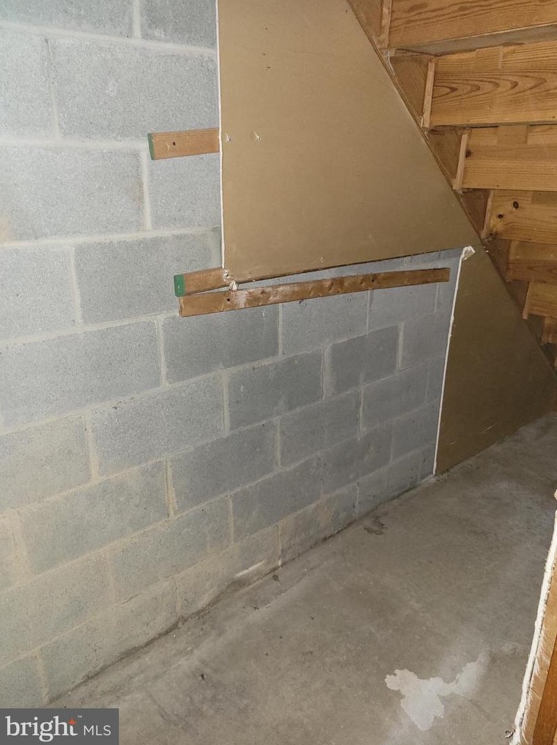 2412 Ridgely St, Baltimore MD 21230-3070 exterior