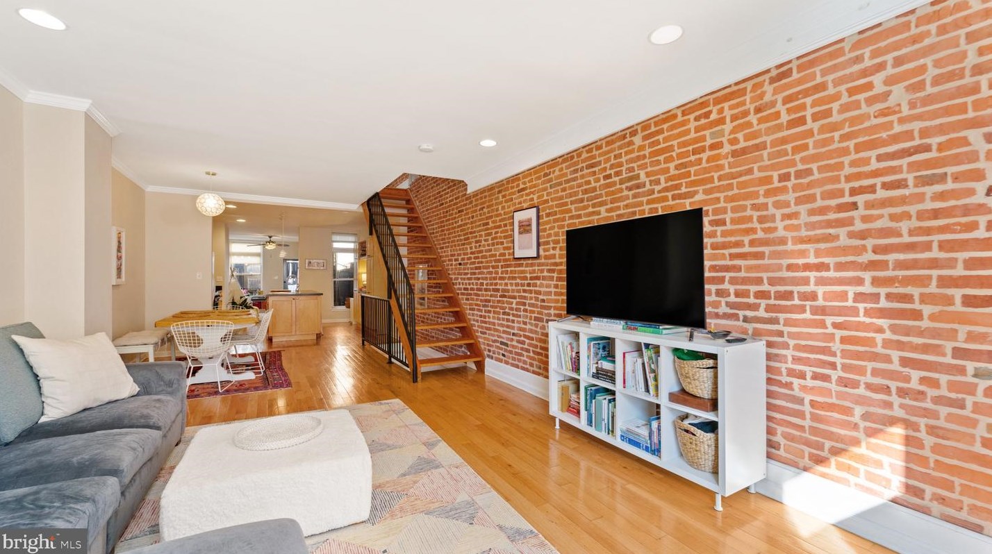 2924 Hudson St, Baltimore MD  21224-4838 exterior