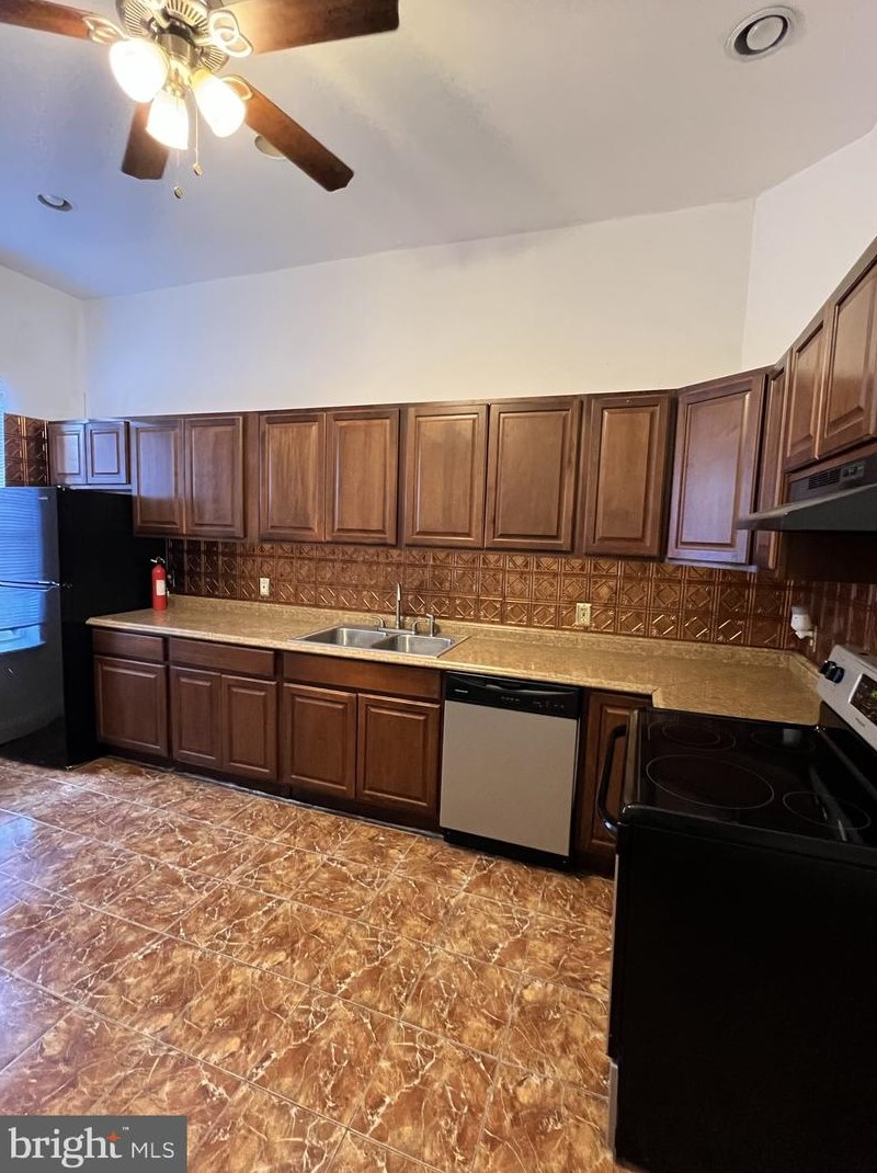 2244 Brookfield Ave, Baltimore MD  21217-4618 exterior