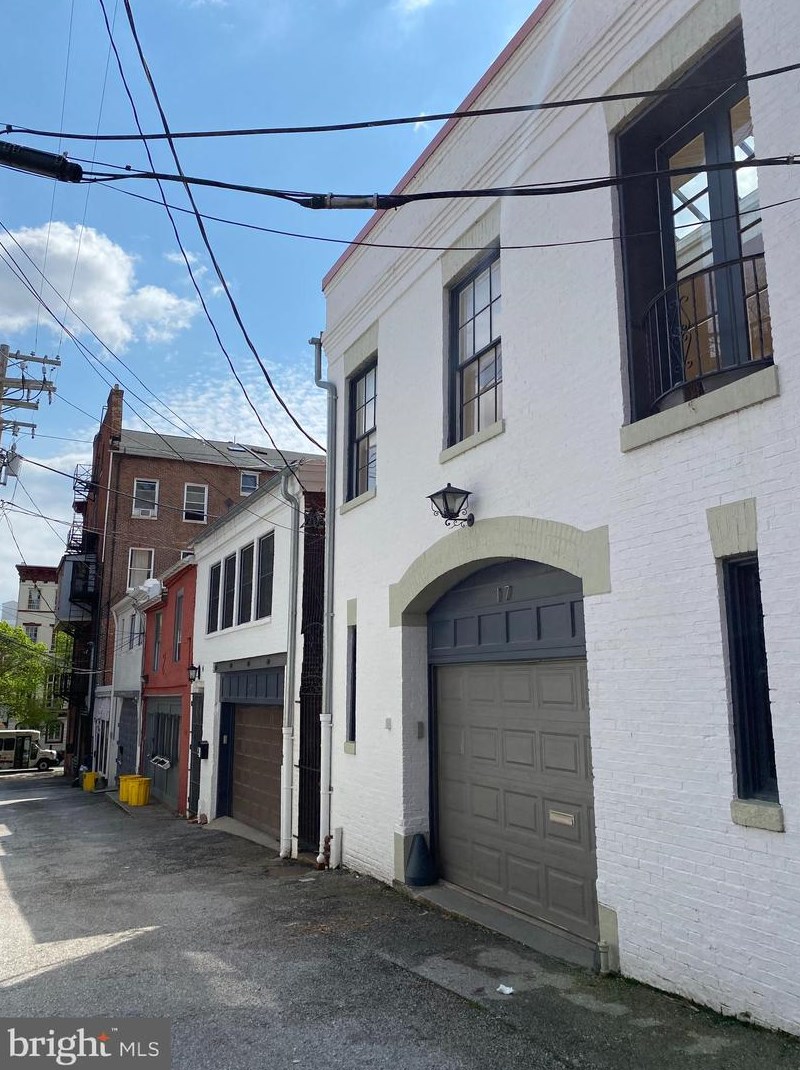17 Branch Ln, Baltimore MD  21201-5206 exterior