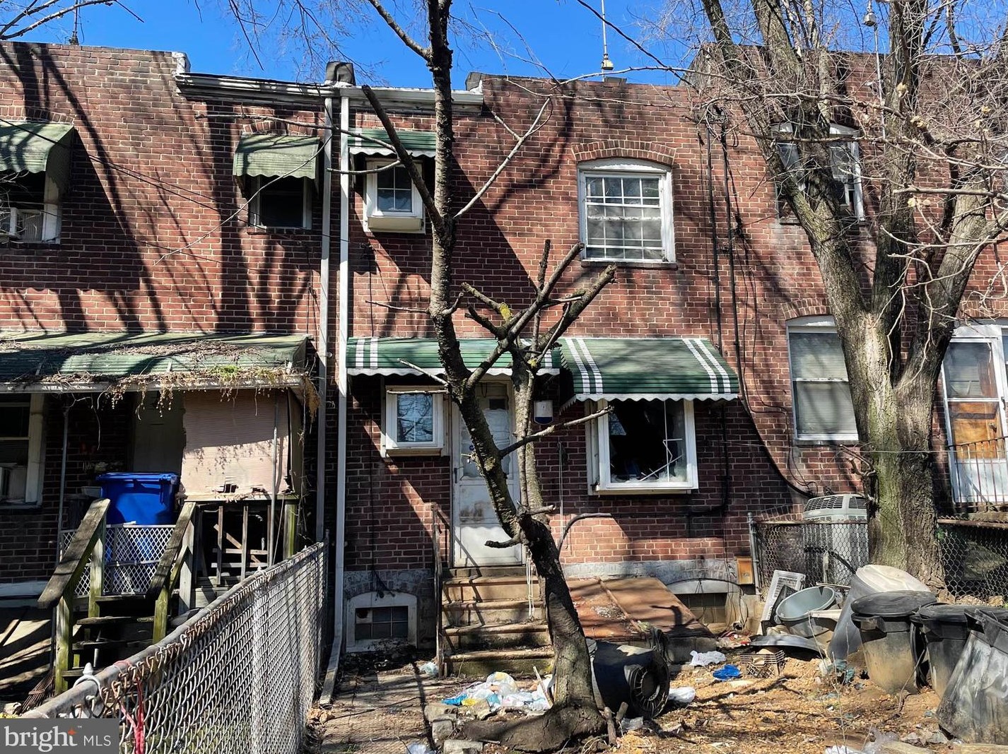 3735 10th St, Baltimore MD  21225-2220 exterior