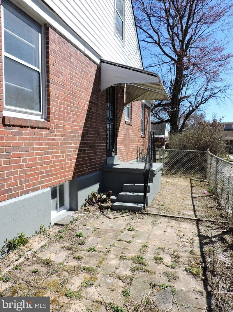 5624 Laurelton Ave, Baltimore MD  21214-1603 exterior
