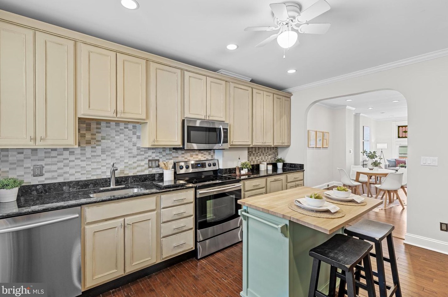 146 Ellwood Ave, Baltimore MD  21224-1307 exterior