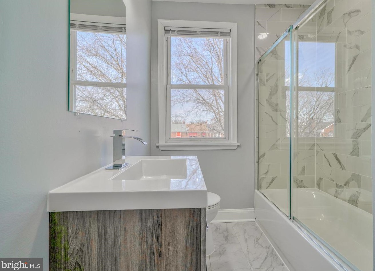 1637 Kingsway Rd, Baltimore MD  21218-1646 exterior