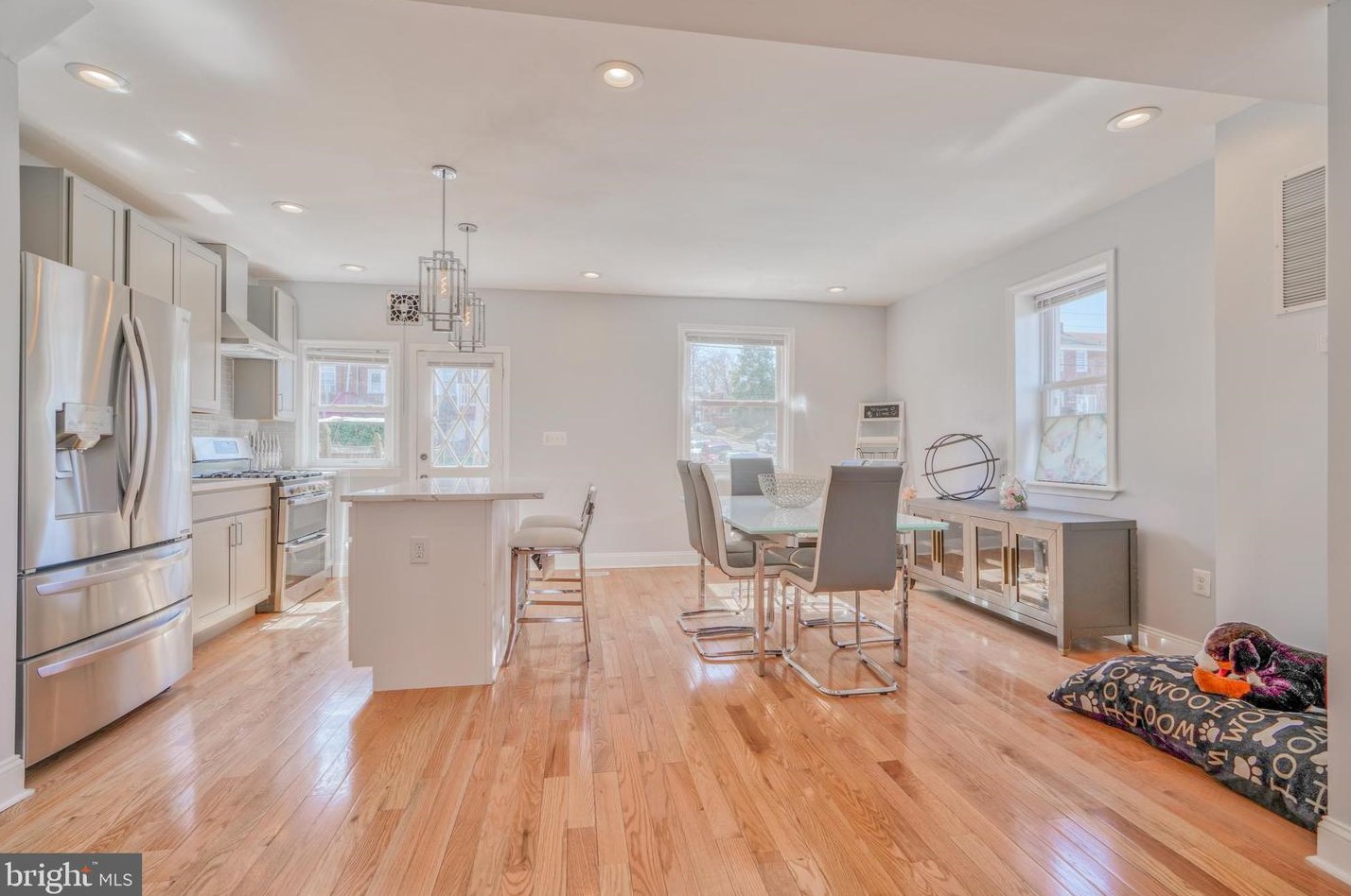 1637 Kingsway Rd, Baltimore MD  21218-1646 exterior