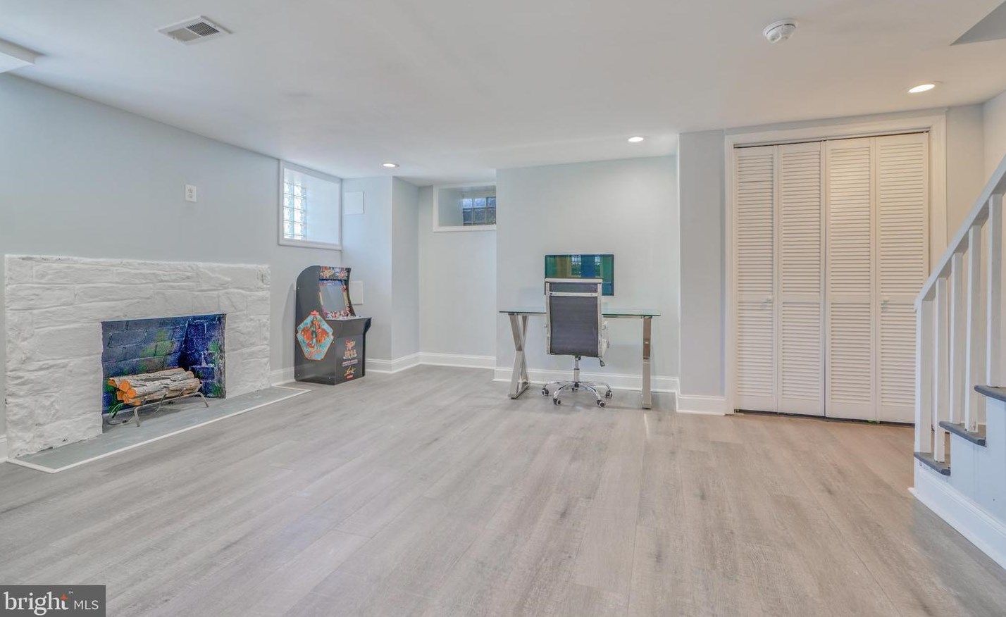 1637 Kingsway Rd, Baltimore MD  21218-1646 exterior