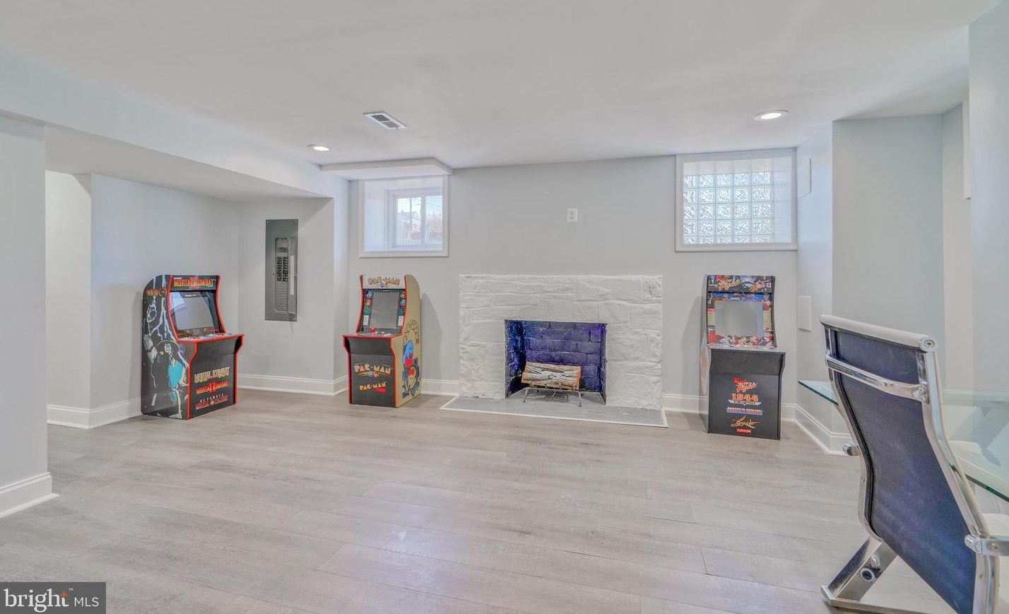 1637 Kingsway Rd, Baltimore MD  21218-1646 exterior