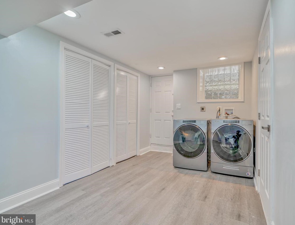 1637 Kingsway Rd, Baltimore MD  21218-1646 exterior