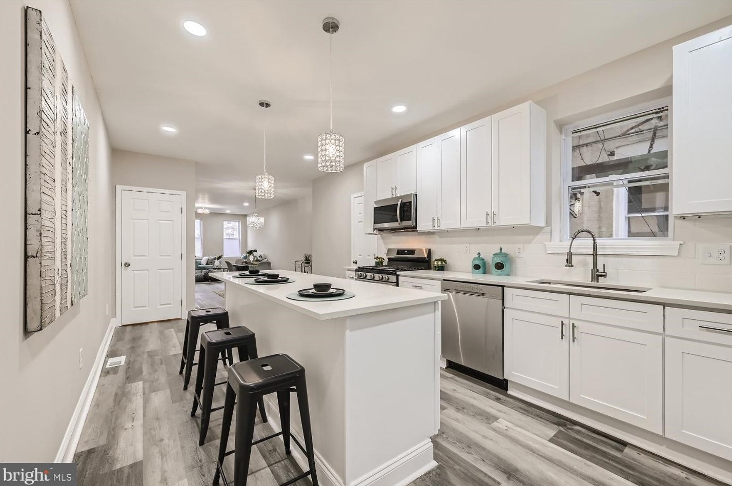 816 Fulton Ave, Baltimore MD  21217-1425 exterior