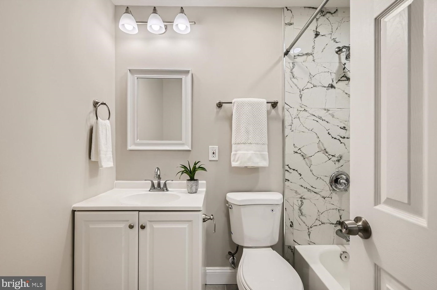 816 Fulton Ave, Baltimore MD  21217-1425 exterior