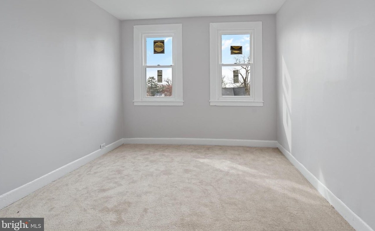 3000 Rosalind Ave, Baltimore MD  21215-6405 exterior