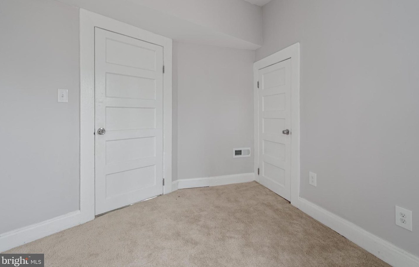 3000 Rosalind Ave, Baltimore MD  21215-6405 exterior