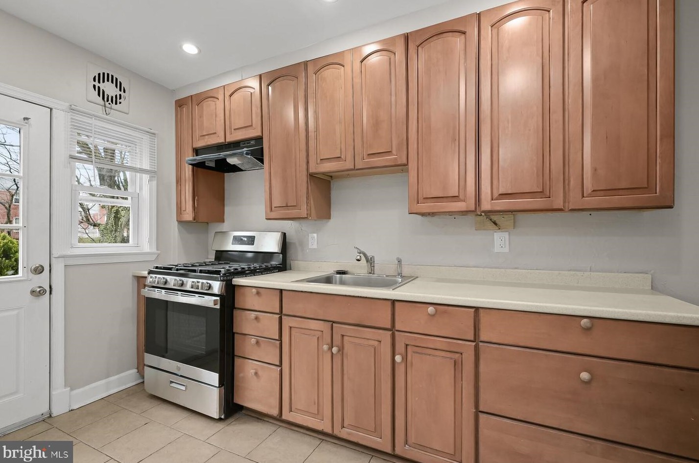 1321 Limit Ave, Baltimore MD  21239-1725 exterior