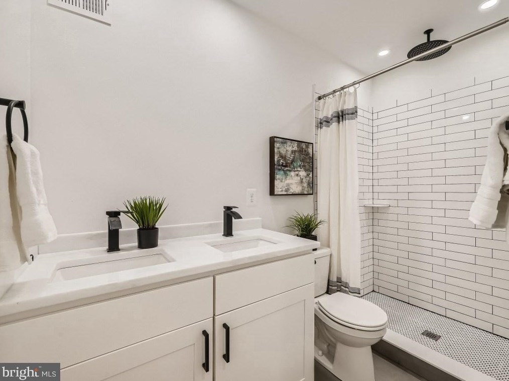 739 Curley St, Baltimore MD  21224-2717 exterior