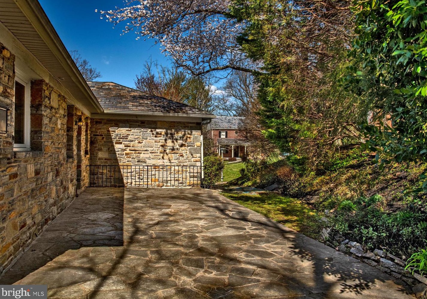 5511 Greenleaf Rd, Baltimore MD  21210-2008 exterior