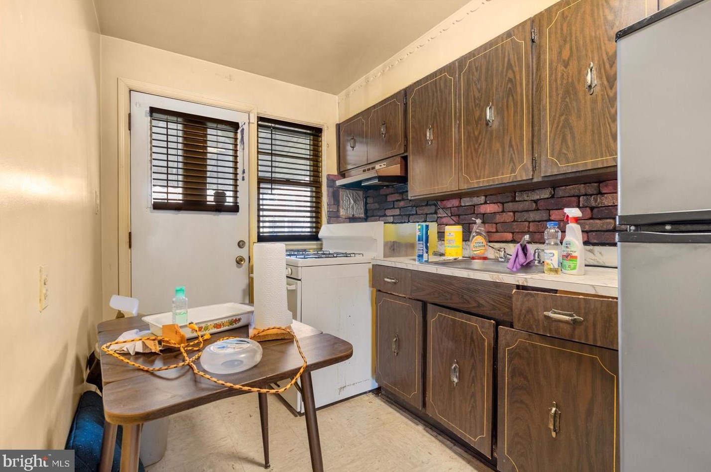 4548 Derby Manor Dr, Baltimore MD  21215-6539 exterior