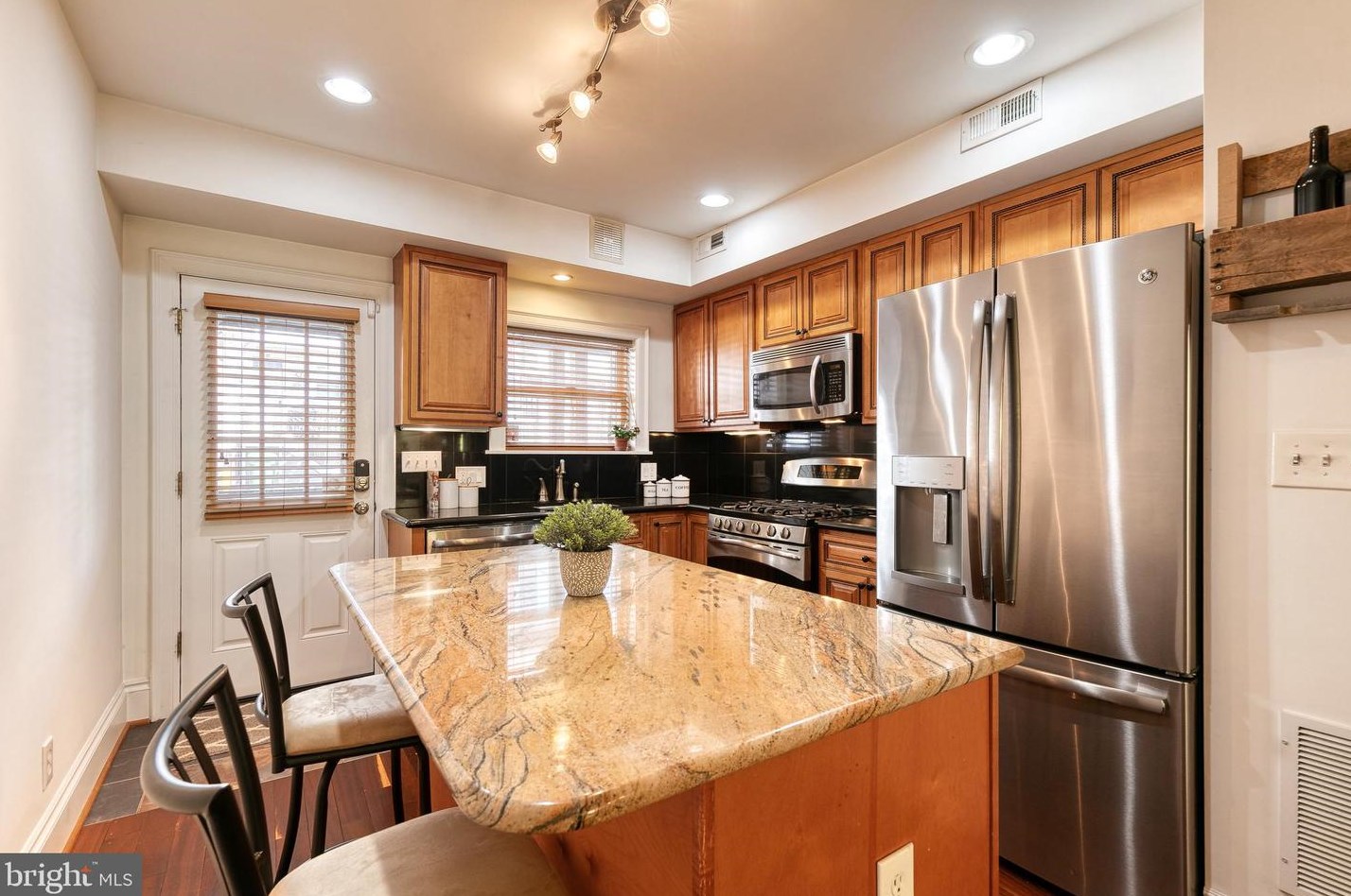 717 Curley St, Baltimore MD  21205-2717 exterior