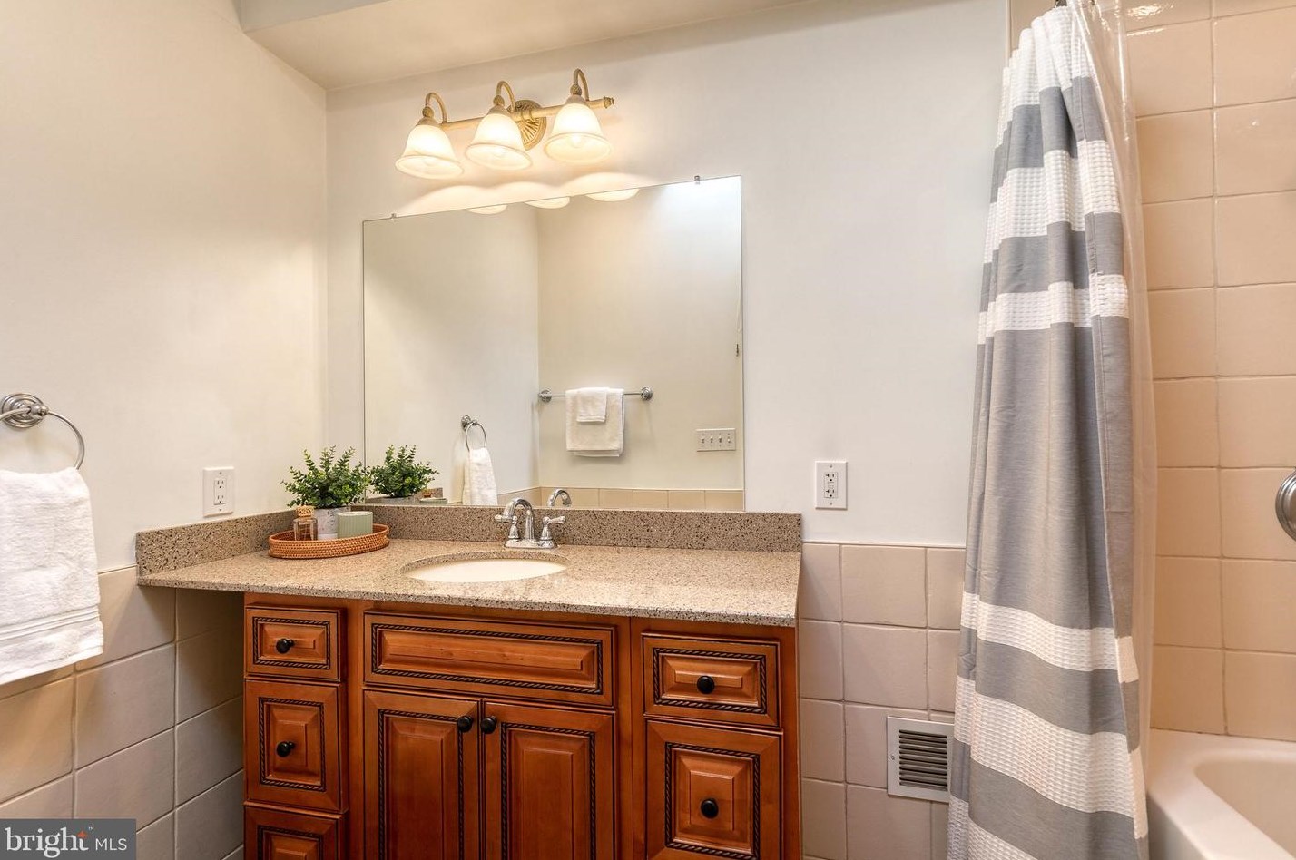 717 Curley St, Baltimore MD  21205-2717 exterior