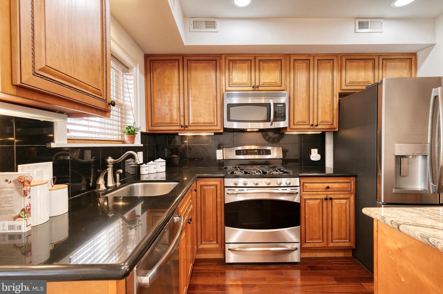 717 Curley St, Baltimore MD  21205-2717 exterior