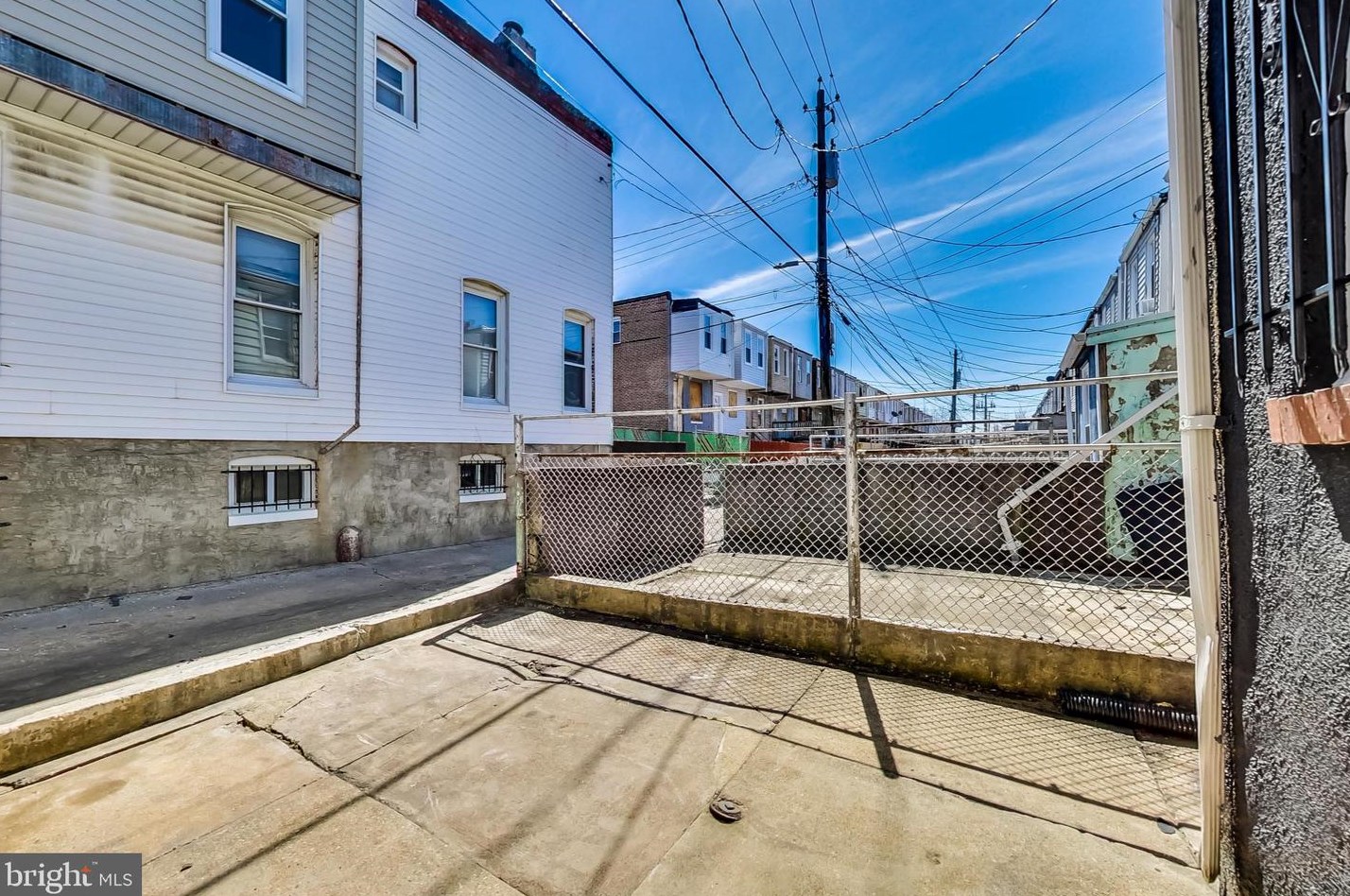 645 Kenwood Ave, Baltimore MD  21224-2628 exterior