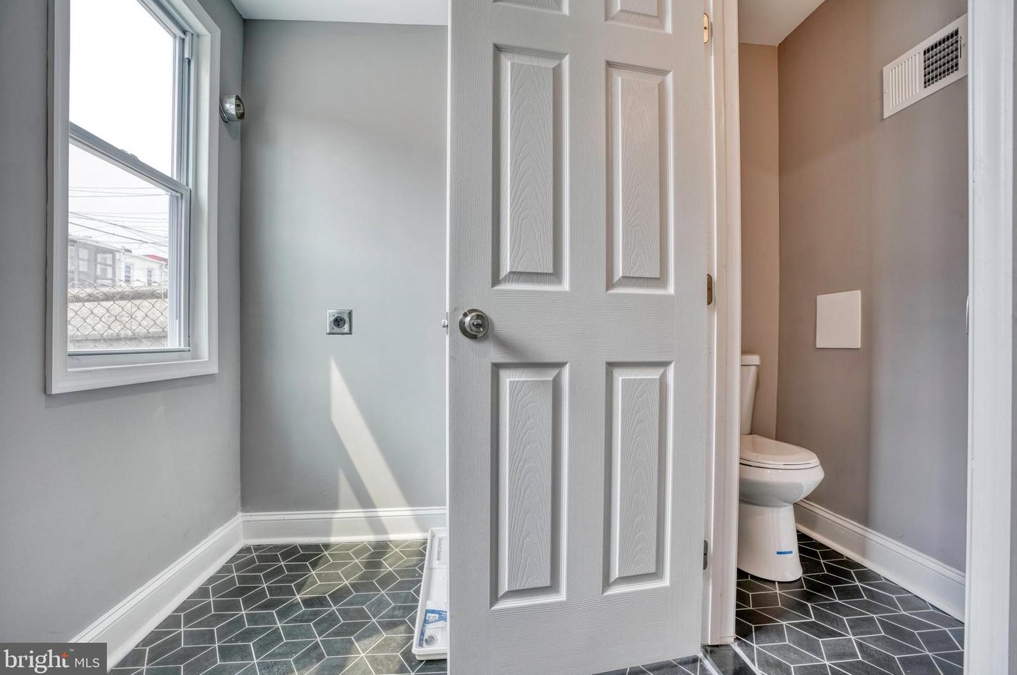 712 Madeira St, Baltimore MD  21205-2402 exterior
