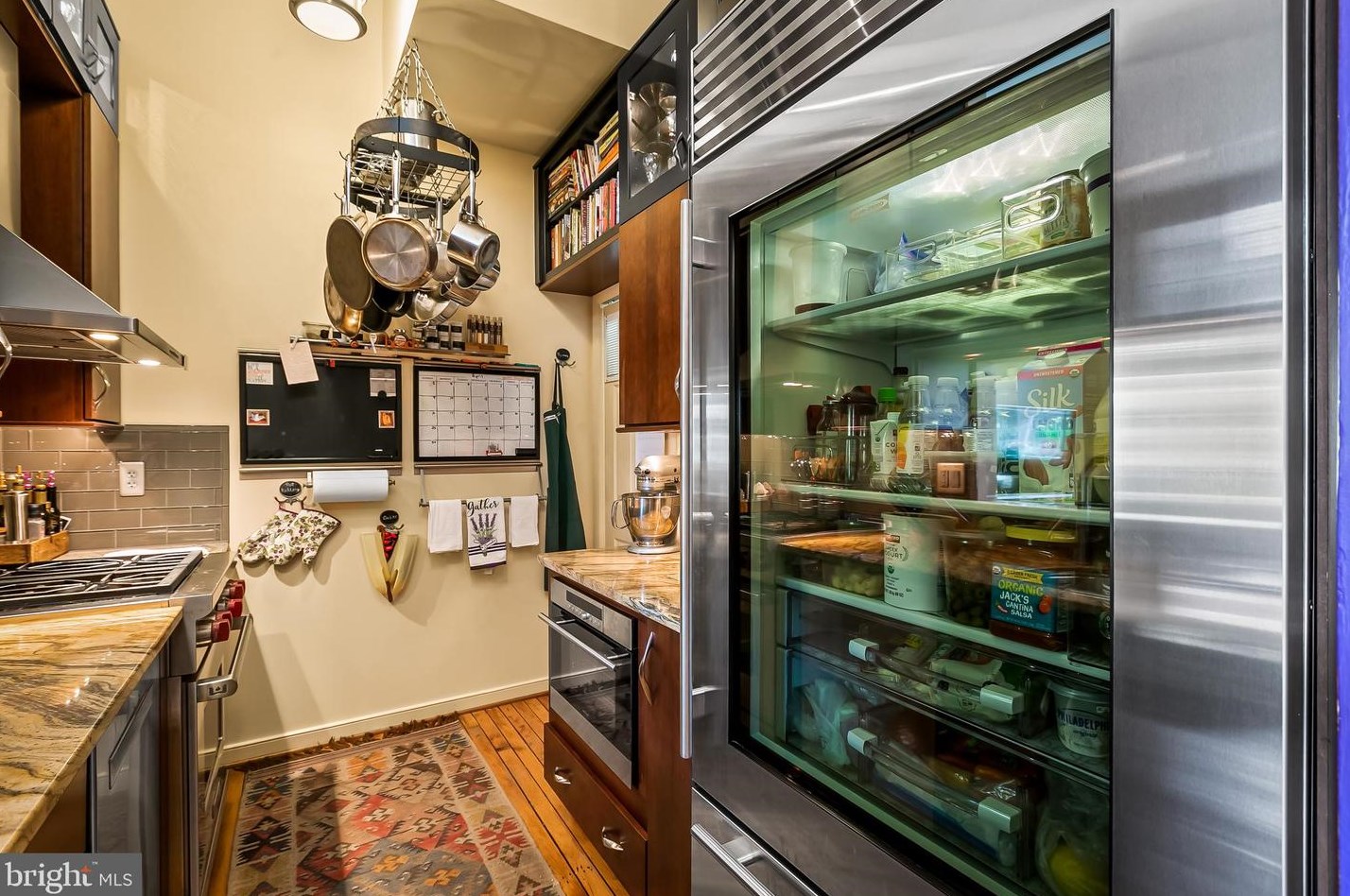 829 Sharp St, Baltimore MD 21201-2413 exterior