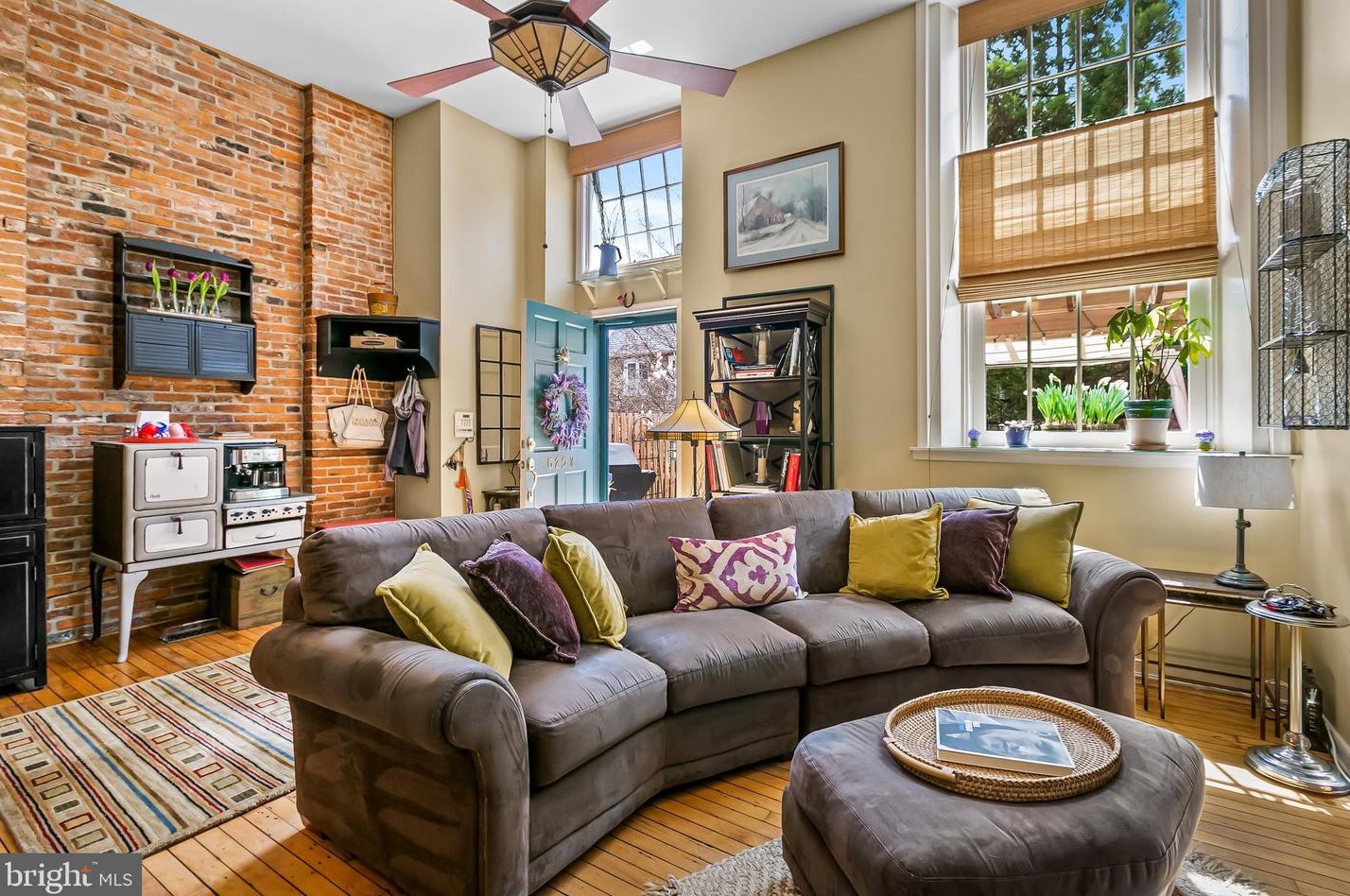 829 Sharp St, Baltimore MD 21201-2413 exterior