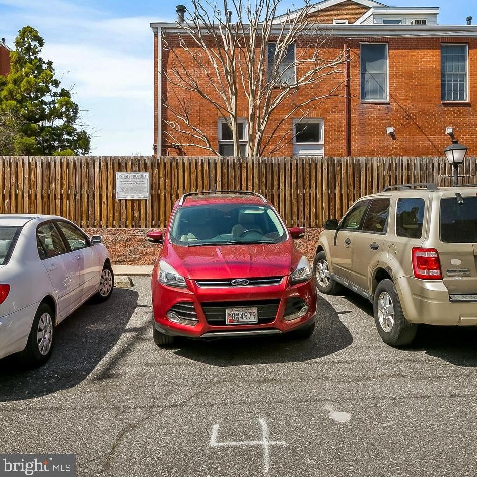 829 Sharp St, Baltimore MD 21201-2413 exterior