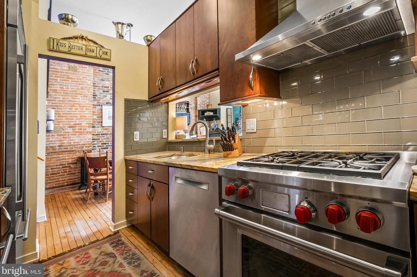 829 Sharp St, Baltimore MD 21201-2413 exterior