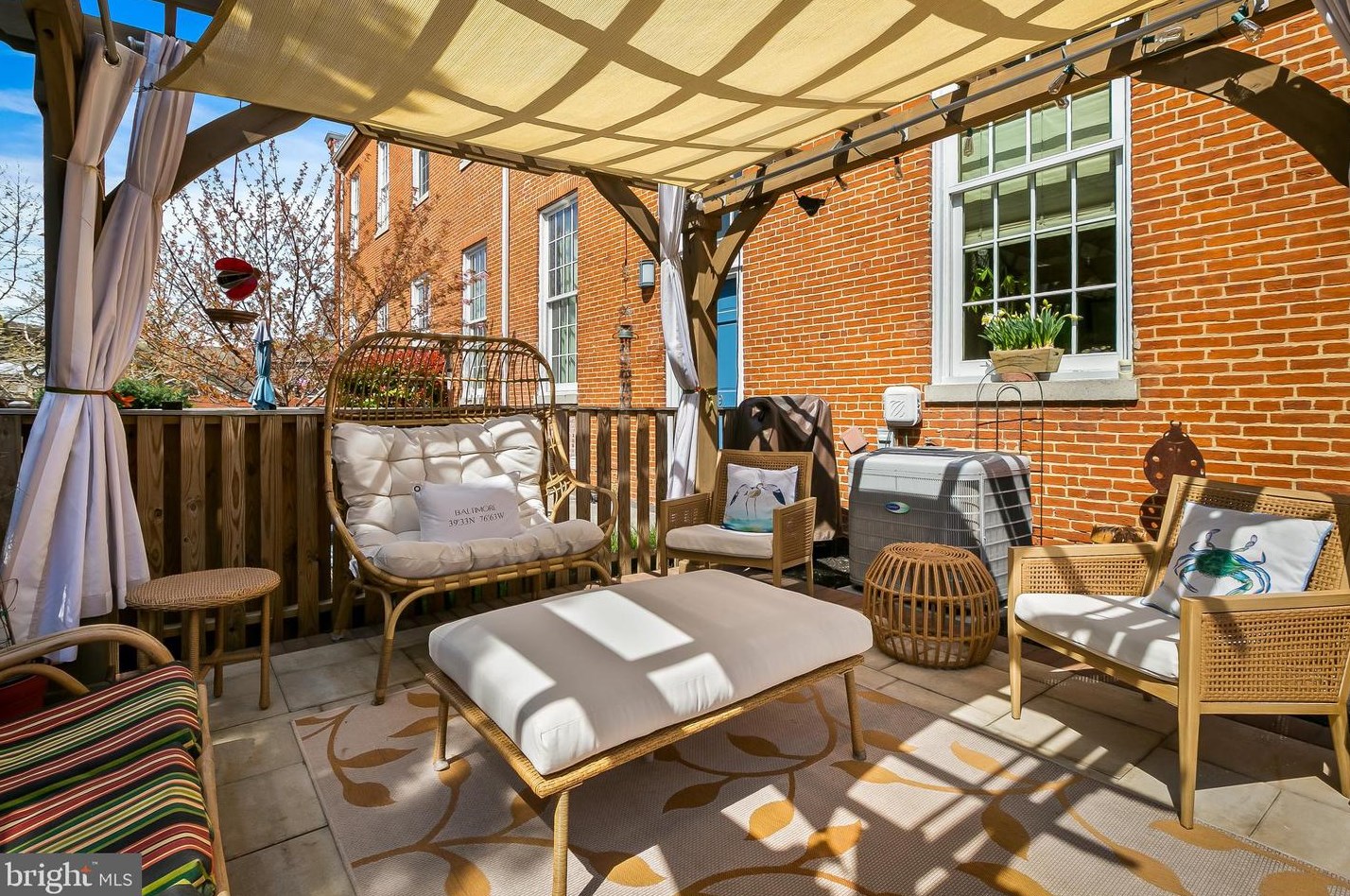 829 Sharp St, Baltimore MD 21201-2413 exterior