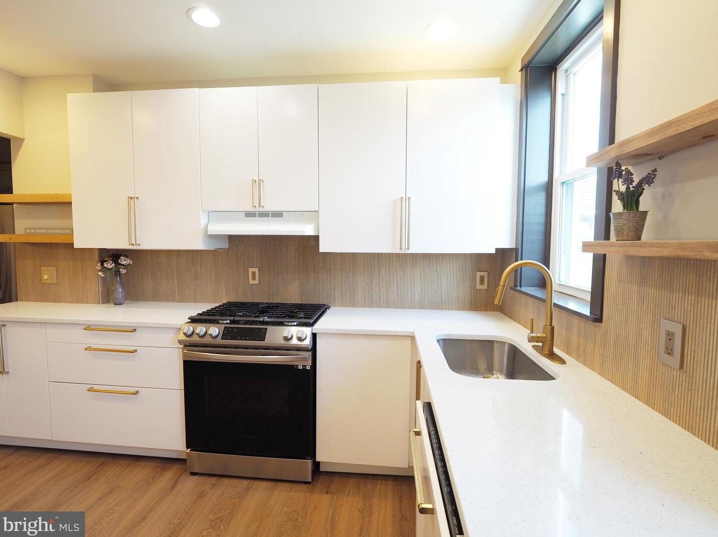 449 Anglesea St, Baltimore MD 21224-2706 exterior