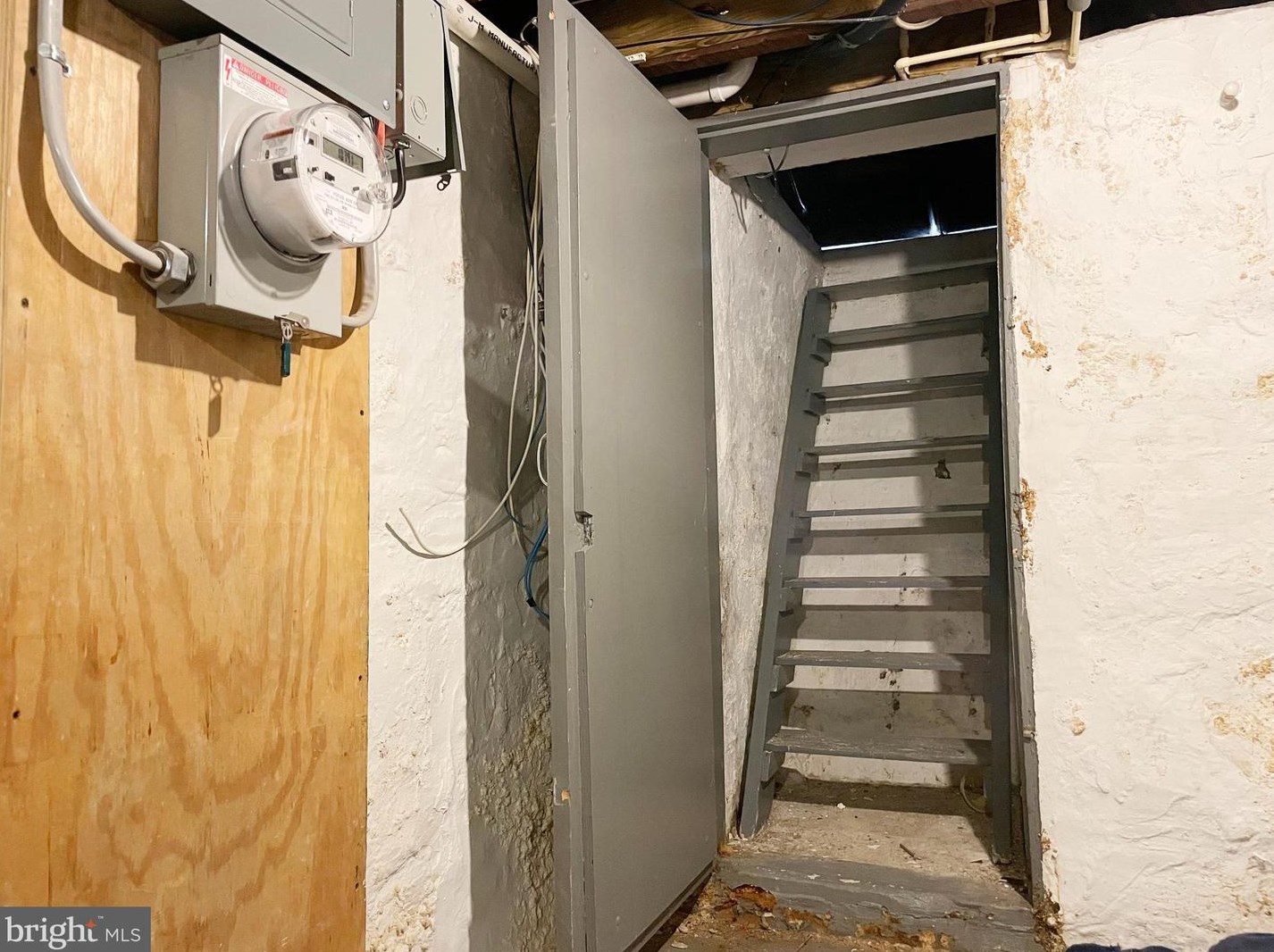 449 Anglesea St, Baltimore MD 21224-2706 exterior