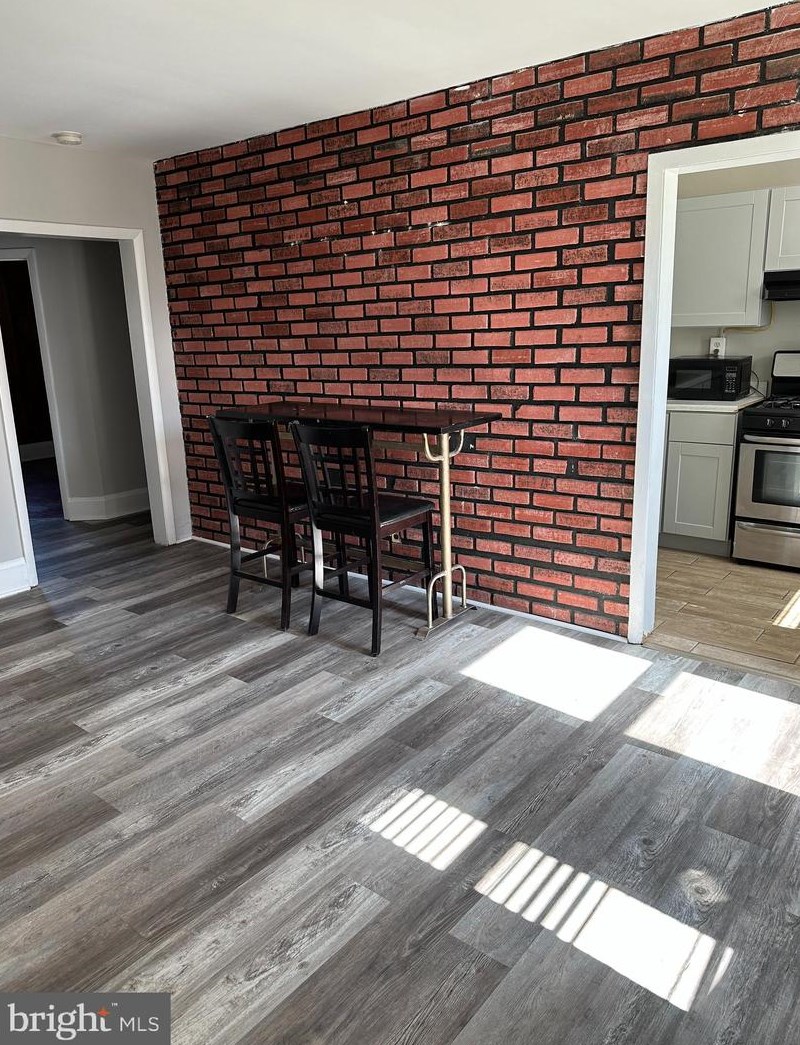 4026 Cedardale Rd, Baltimore MD  21215-7225 exterior