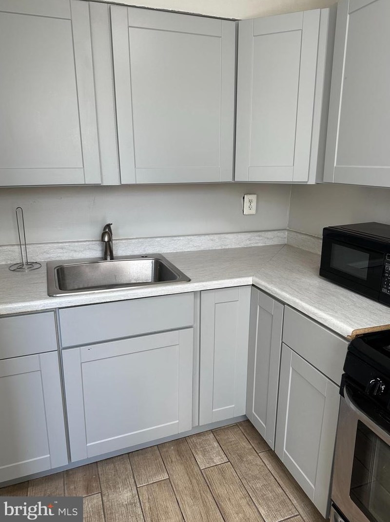 4026 Cedardale Rd, Baltimore MD  21215-7222 exterior