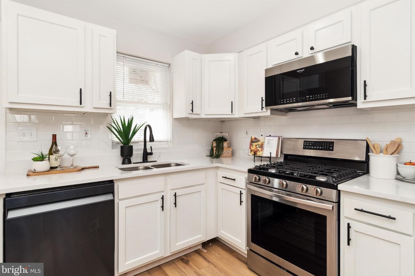 22 Kresson St, Baltimore MD  21224-1708 exterior