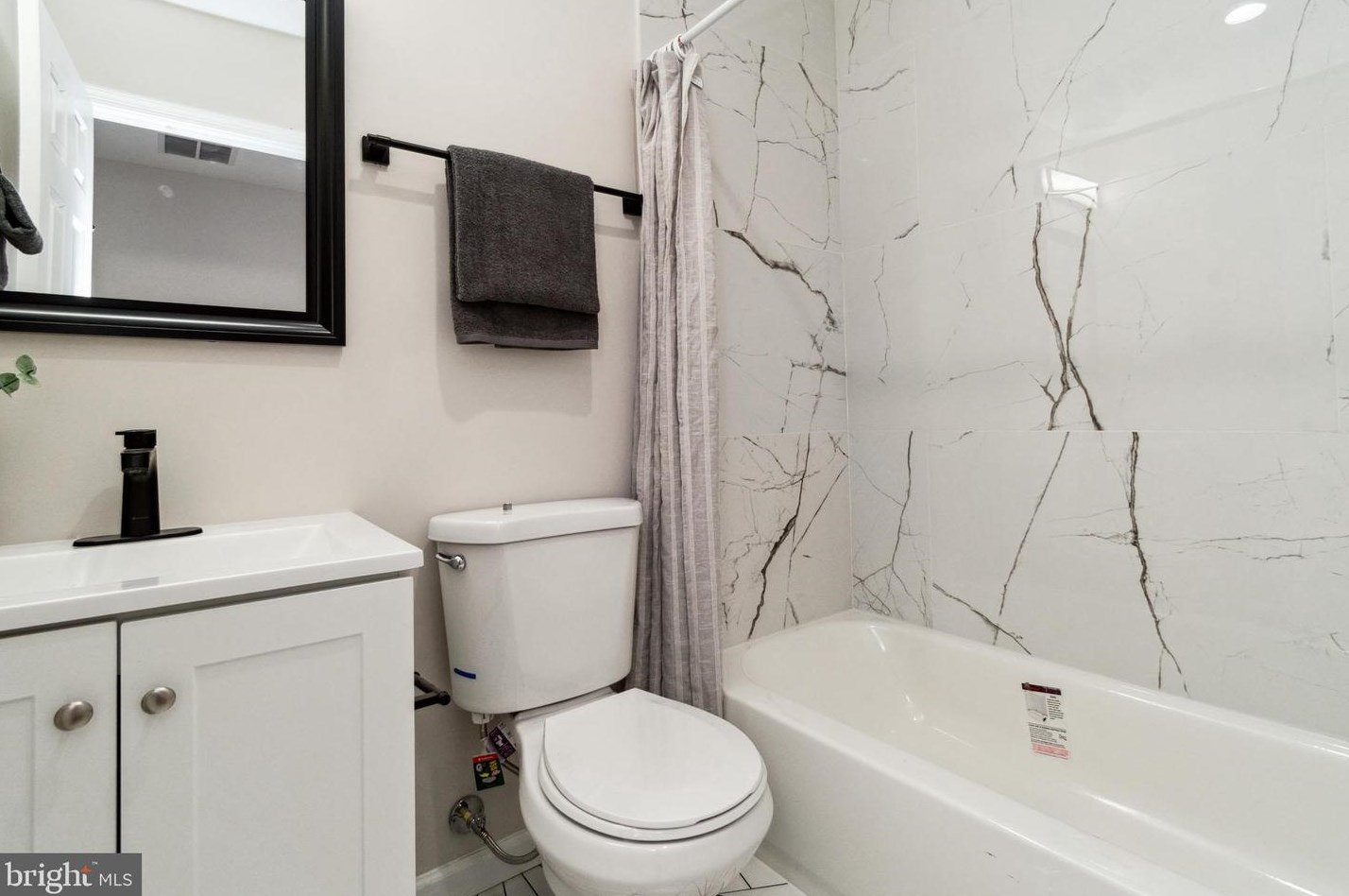 22 Kresson St, Baltimore MD  21224-1708 exterior