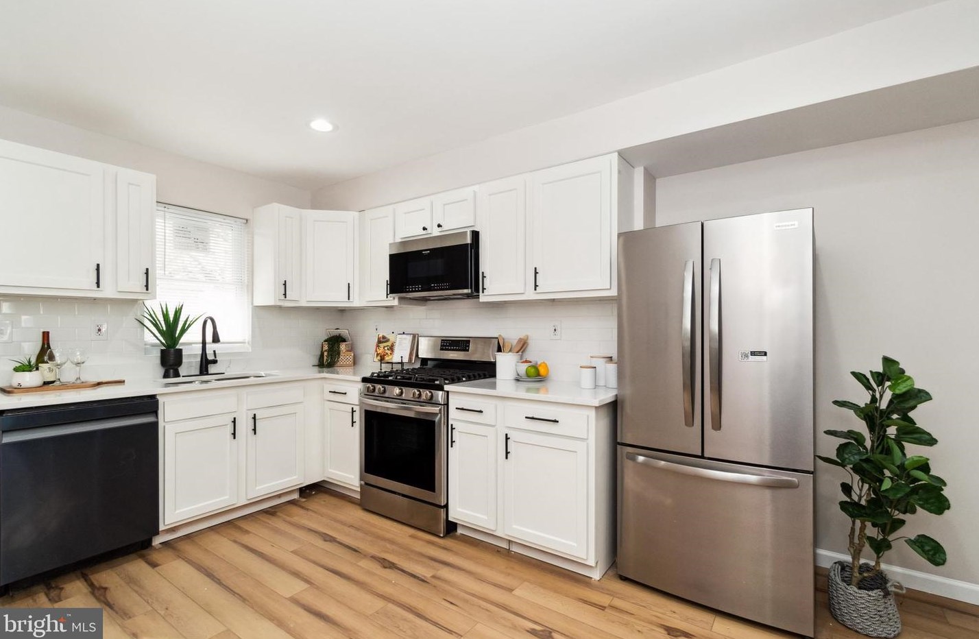 22 Kresson St, Baltimore MD  21224-1708 exterior