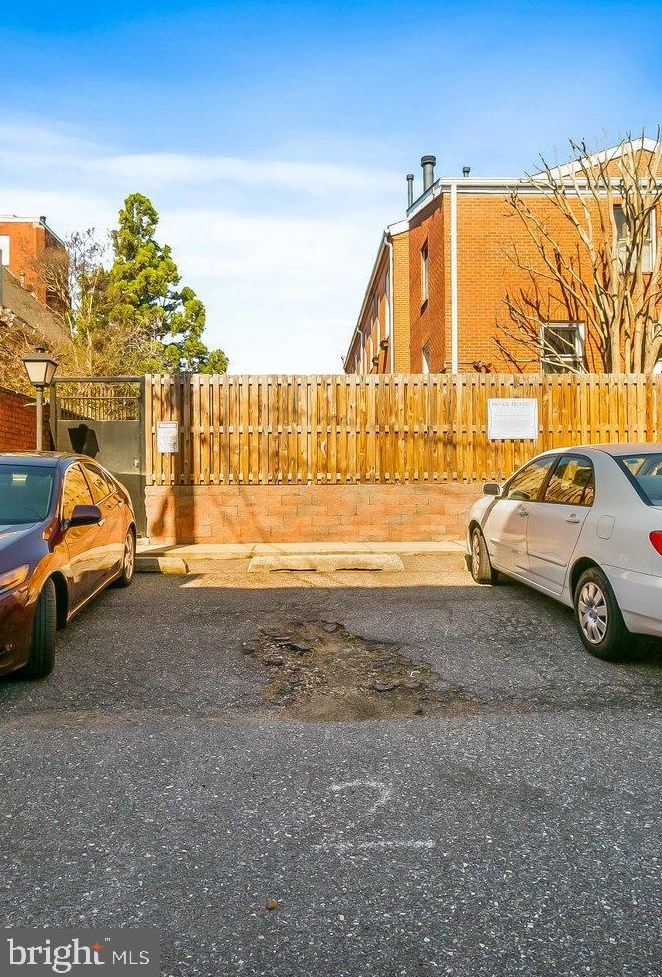 827 Sharp St, Baltimore MD  21230-3613 exterior