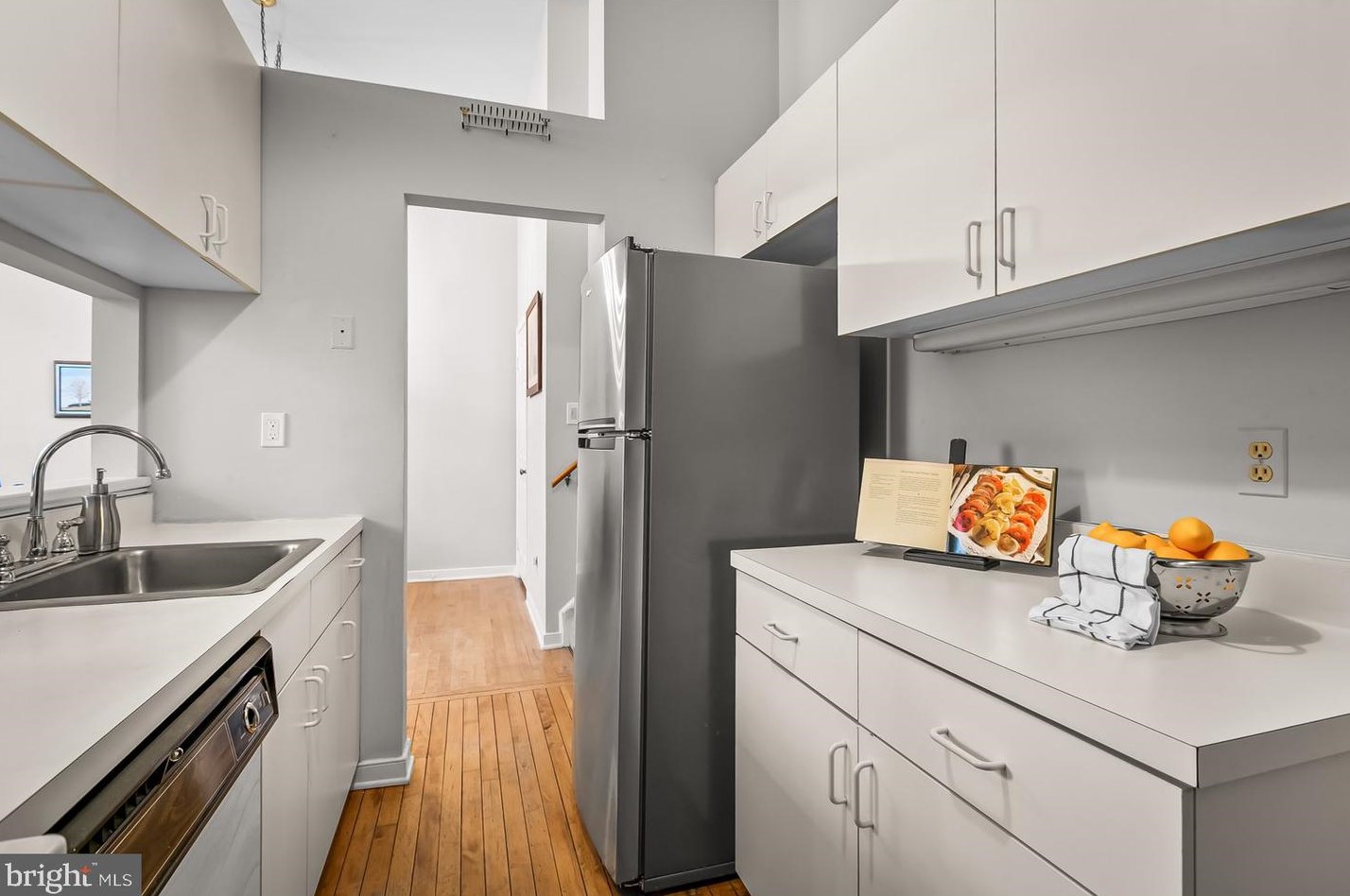 827 Sharp St, Baltimore MD  21230-3613 exterior