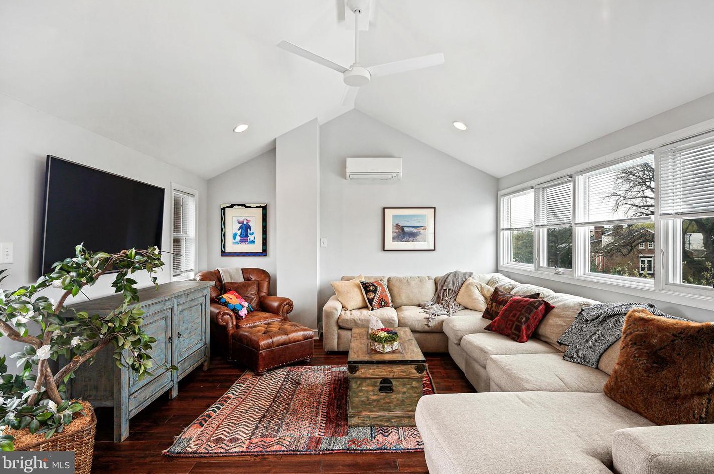 621 Sharp St, Baltimore MD  21230-3621 exterior