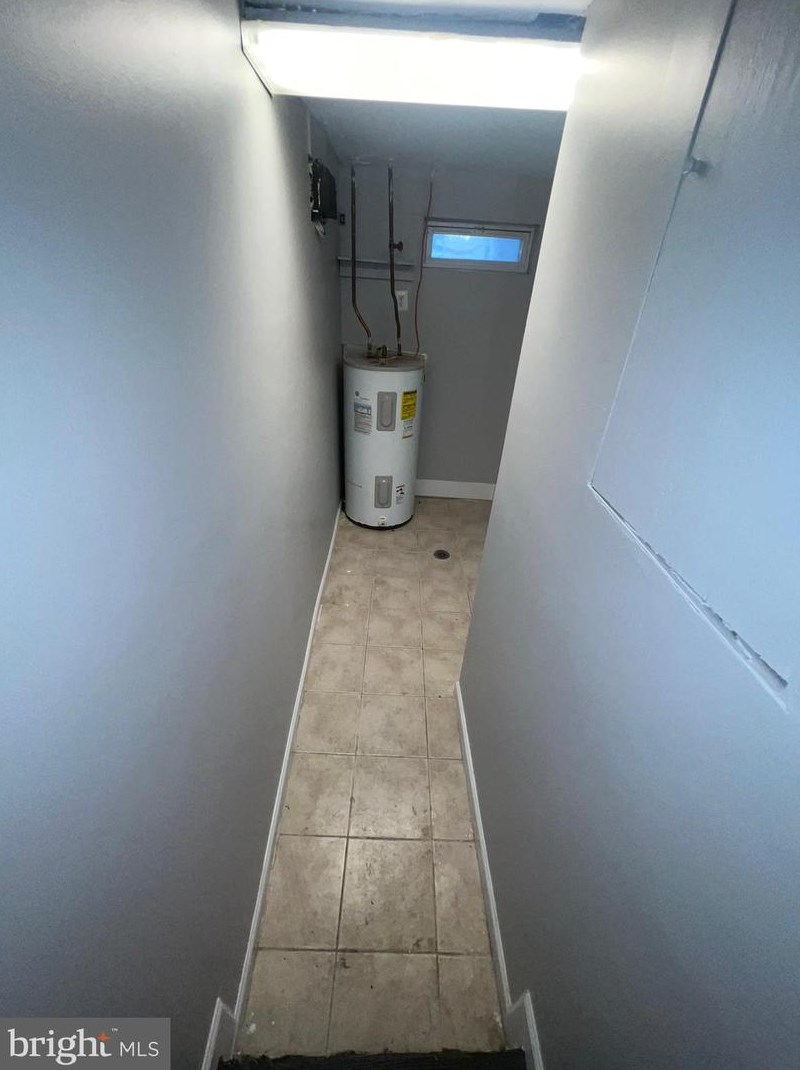 825 Stoll St, Baltimore MD  21225-2147 exterior