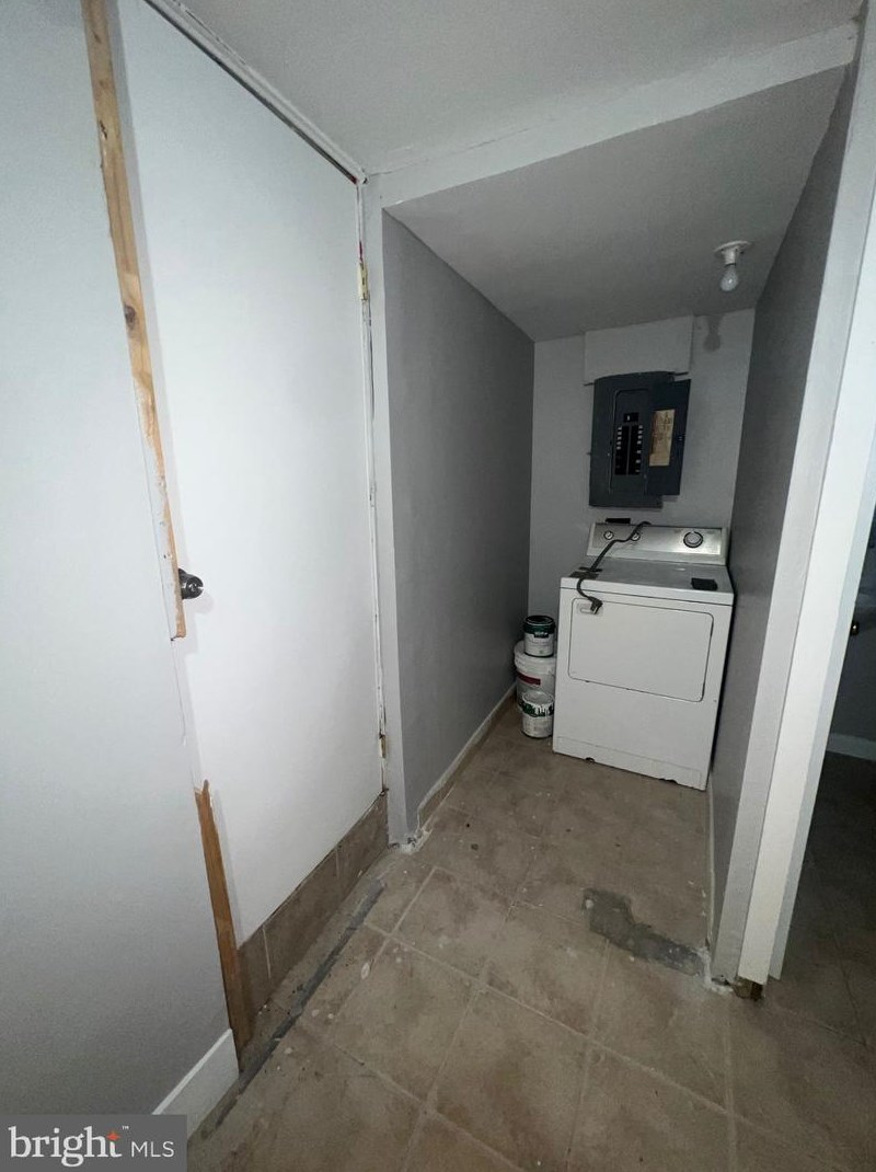 825 Stoll St, Baltimore MD  21225-2147 exterior