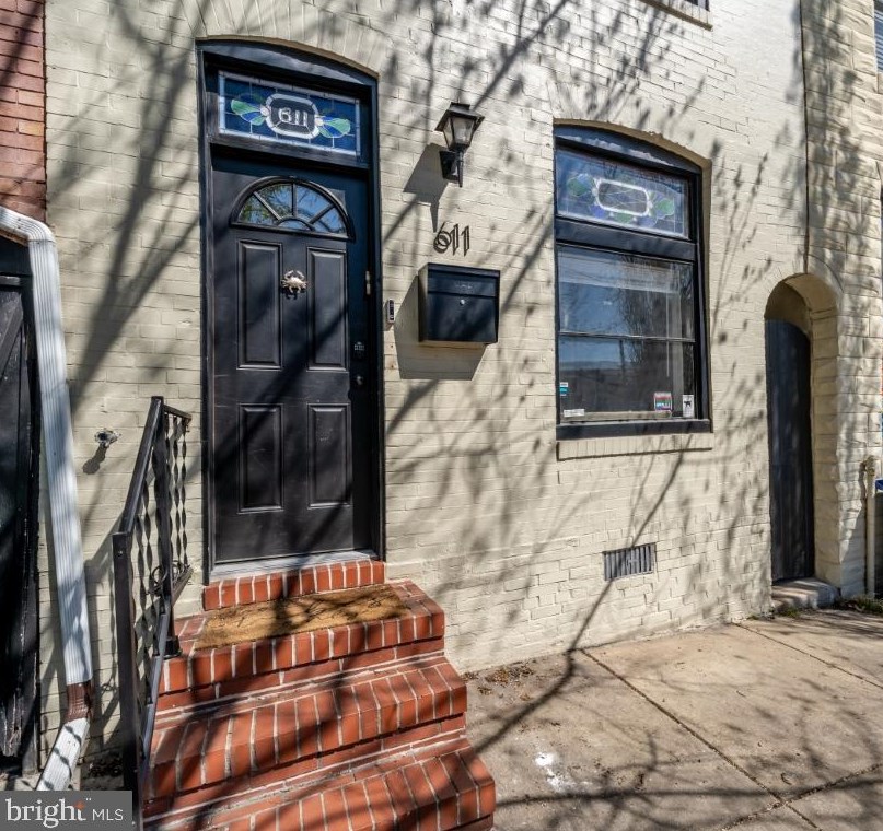 611 Patterson Park Ave, Baltimore MD  21231-3215 exterior