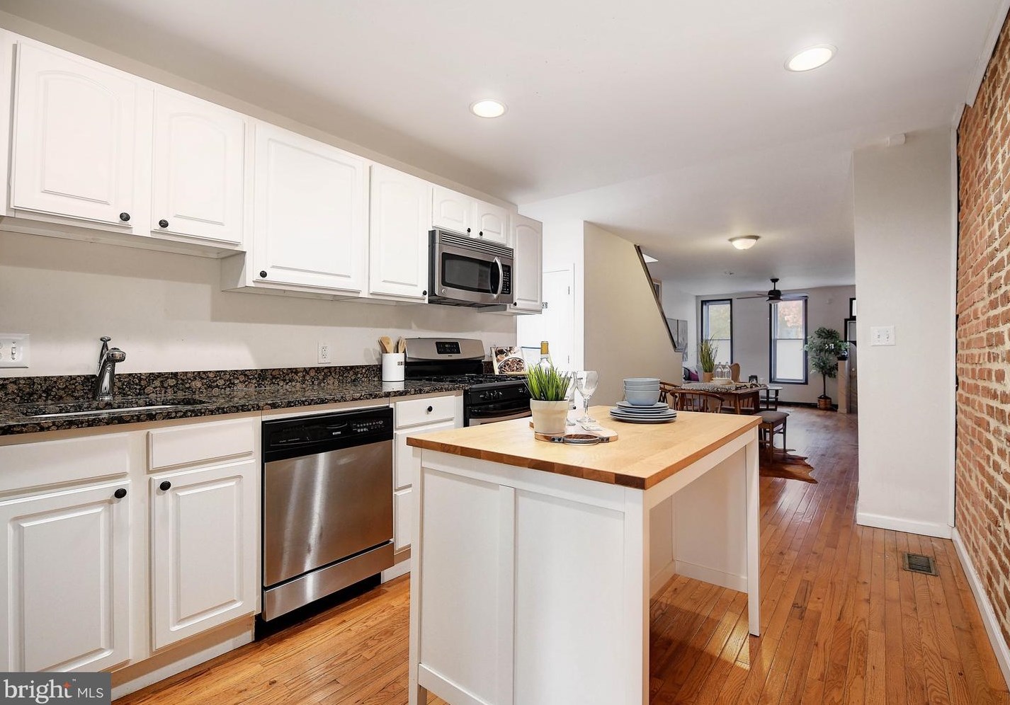 231 Milton Ave, Baltimore MD  21224-1012 exterior