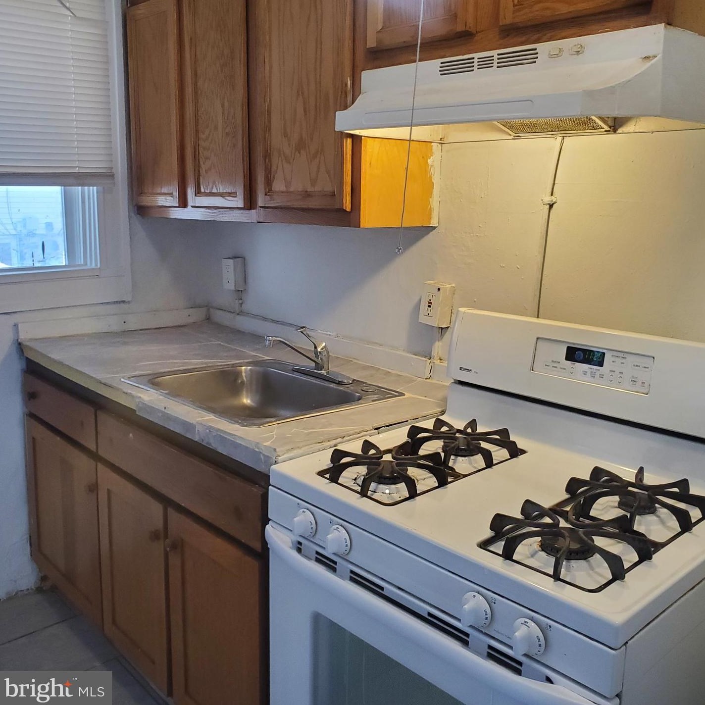807 Pontiac Ave, Baltimore MD  21225-2131 exterior