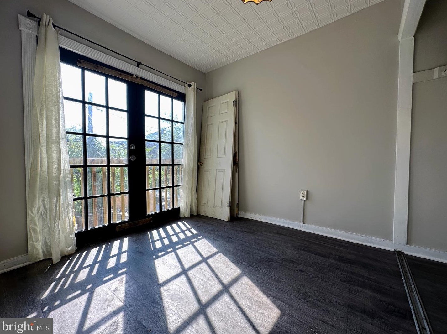 1005 Appleton St, Baltimore MD  21217-1102 exterior