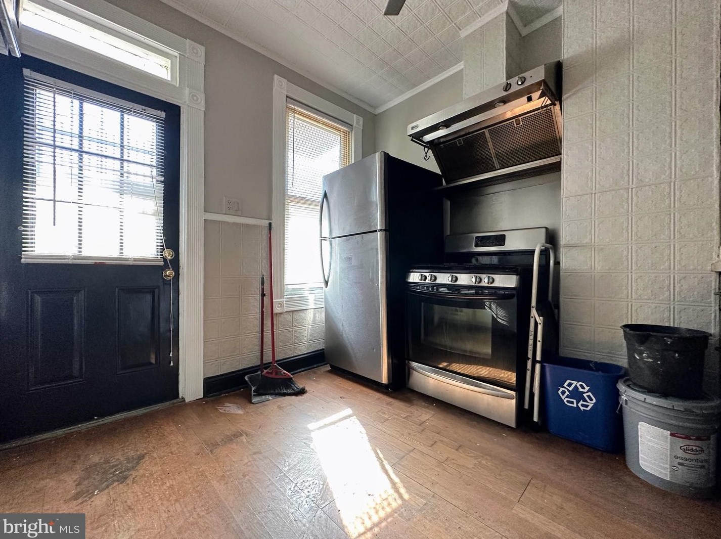 1005 Appleton St, Baltimore MD  21217-1102 exterior