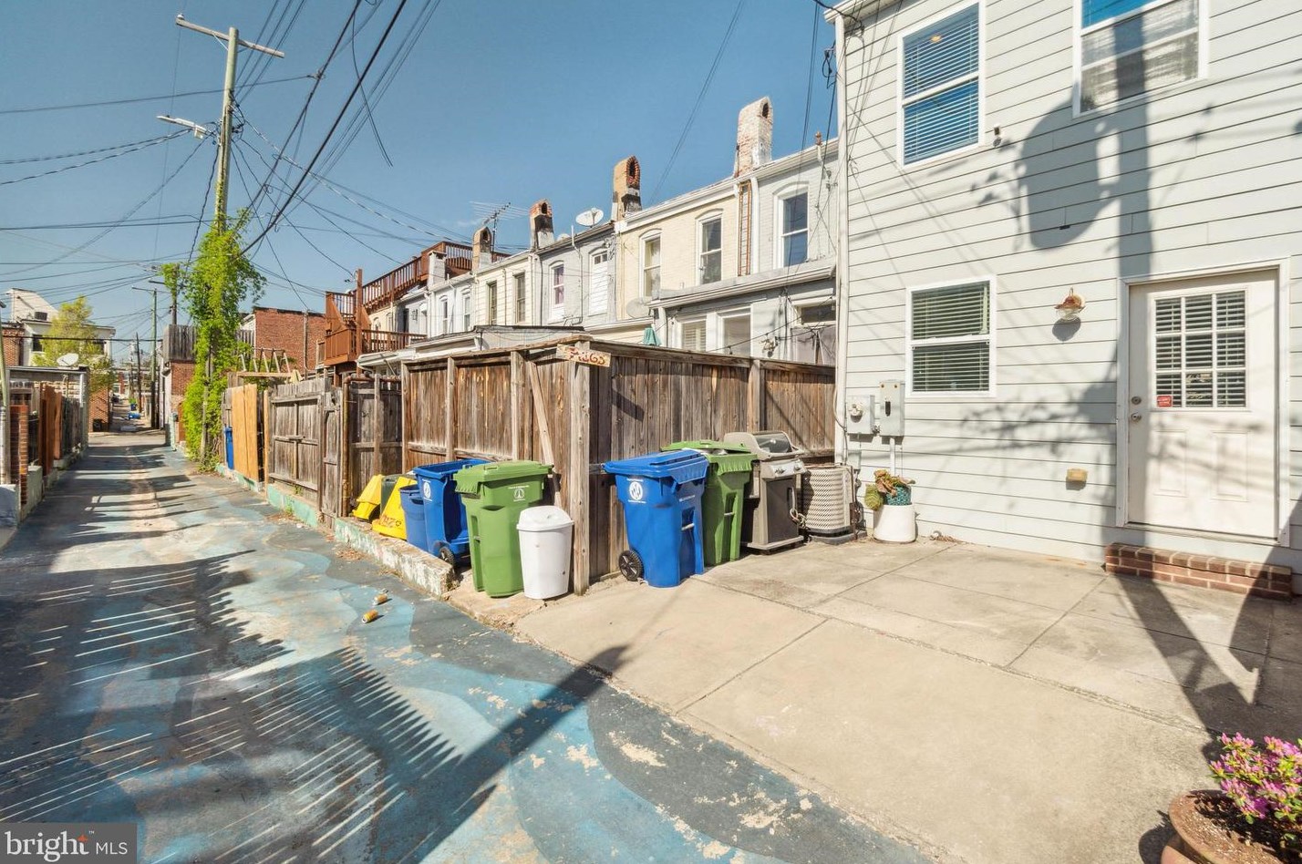 18 Potomac St, Baltimore MD  21224-1335 exterior