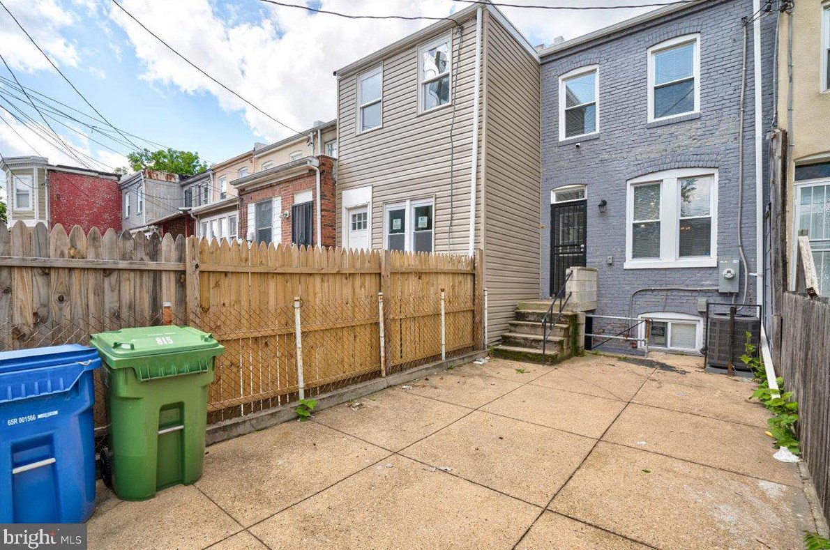 815 Collington Ave, Baltimore MD  21205-1606 exterior