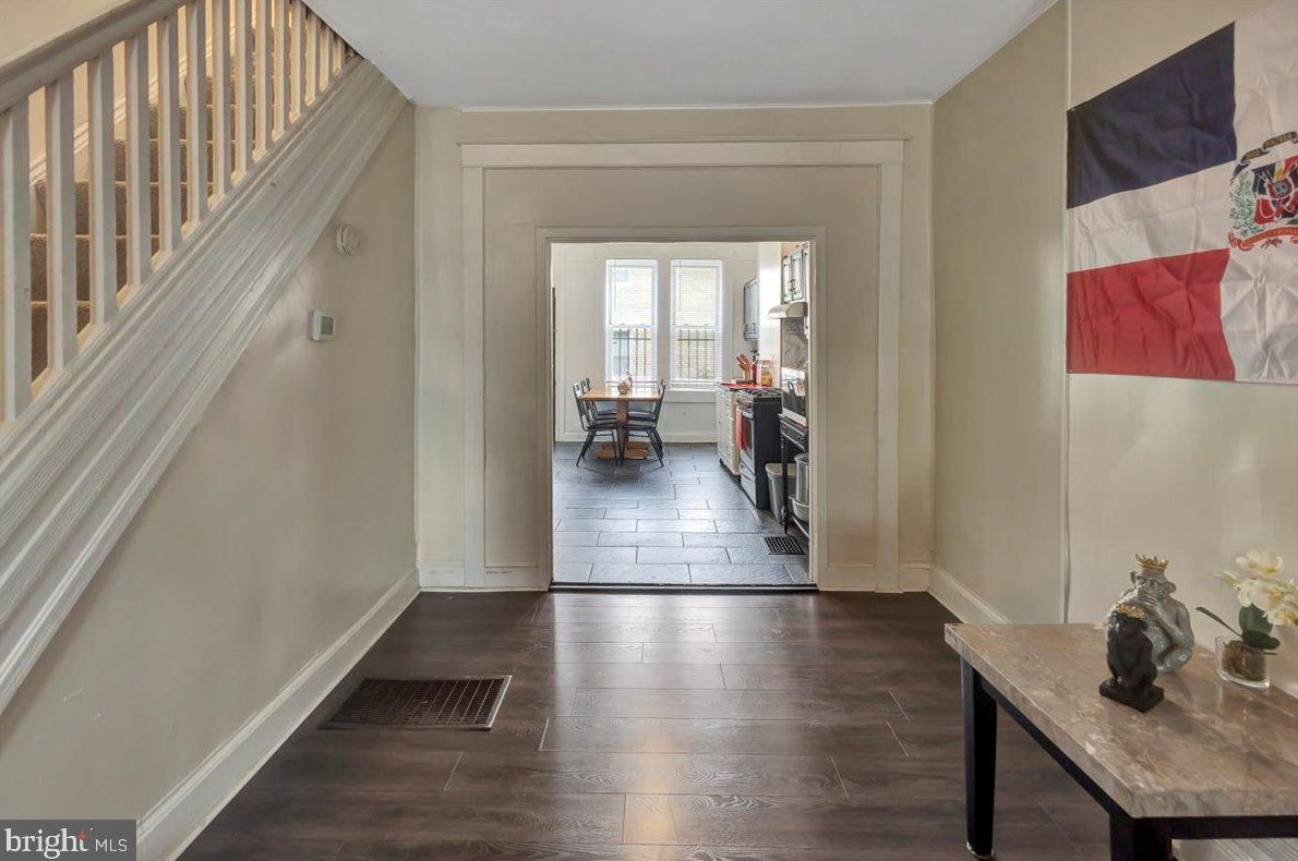 803 Montford Ave, Baltimore MD 21205-2523 exterior